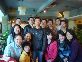 盟雄員工合照