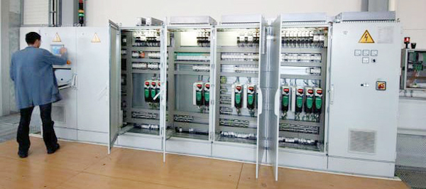 艾默生CT驅動器,汽車行業用變頻器